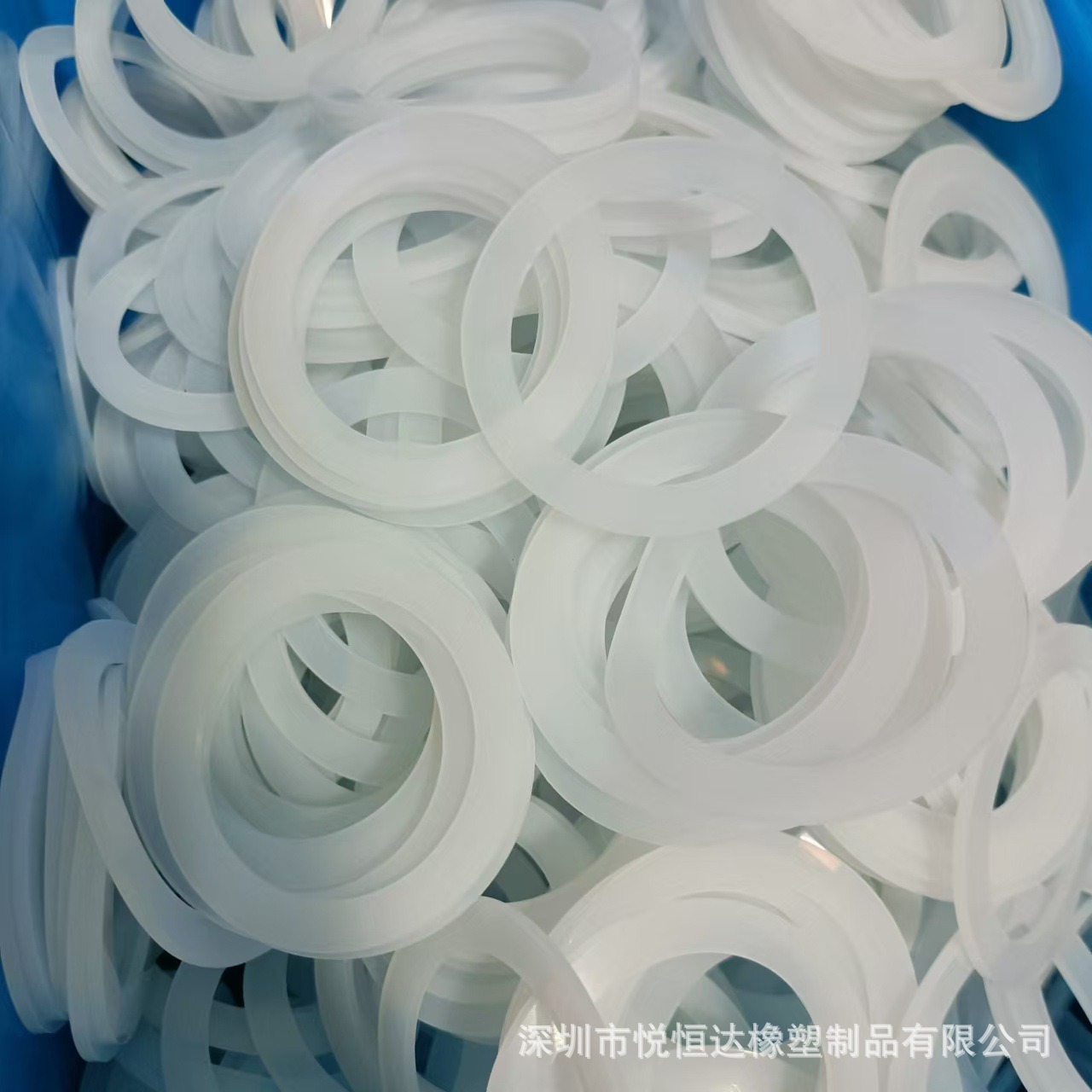 White Hinged Plastic Screw Cap - огляд і ціна Furniture Hardware Screws